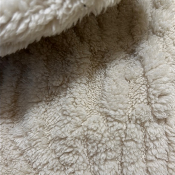 SHEIN- Cozy Cream Fleece Vest - Picture 3 of 3